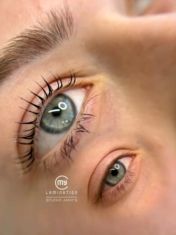 Lash lifting